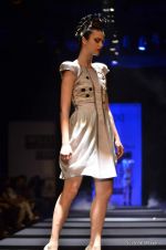Model walk the ramp for Rajesh Pratap Singh Show at Wills Lifestyle India Fashion Week 2012 day 2 on 7th Oct 2012 (30336448).JPG
